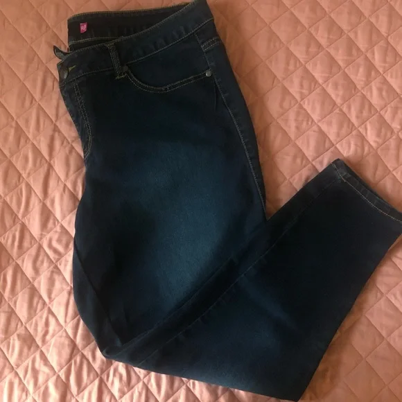 Torrid Dark Blue Denim Size 20 Jeans Skinny Jeans - Picture 2 of 8
